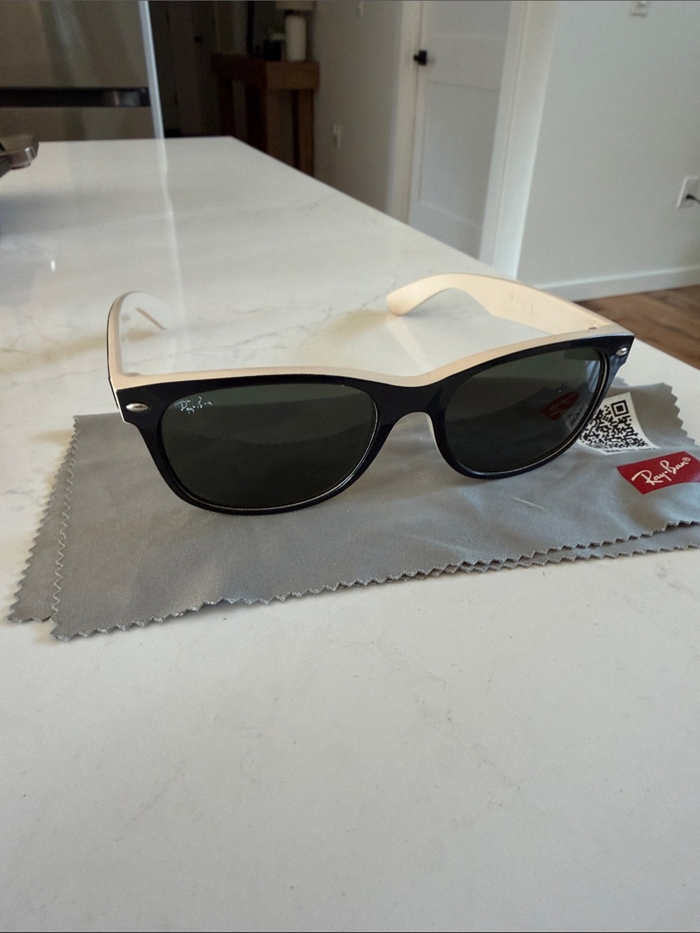 Ray-Ban Black & Cream Wayfarer Sunglasses for Men